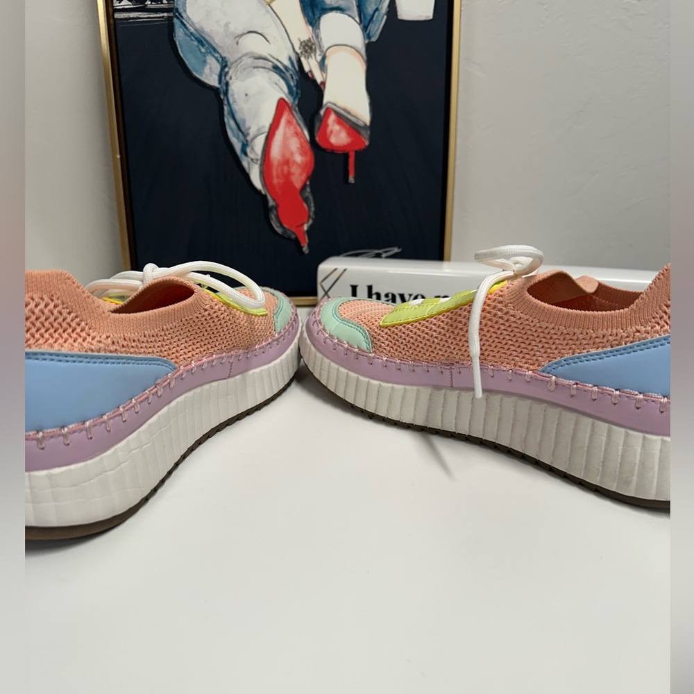 DV Dolce Vita
DV Dolce Vita BIG GIRLS Feenyx Sneaker SIZE:5 - Picture 9 of 10